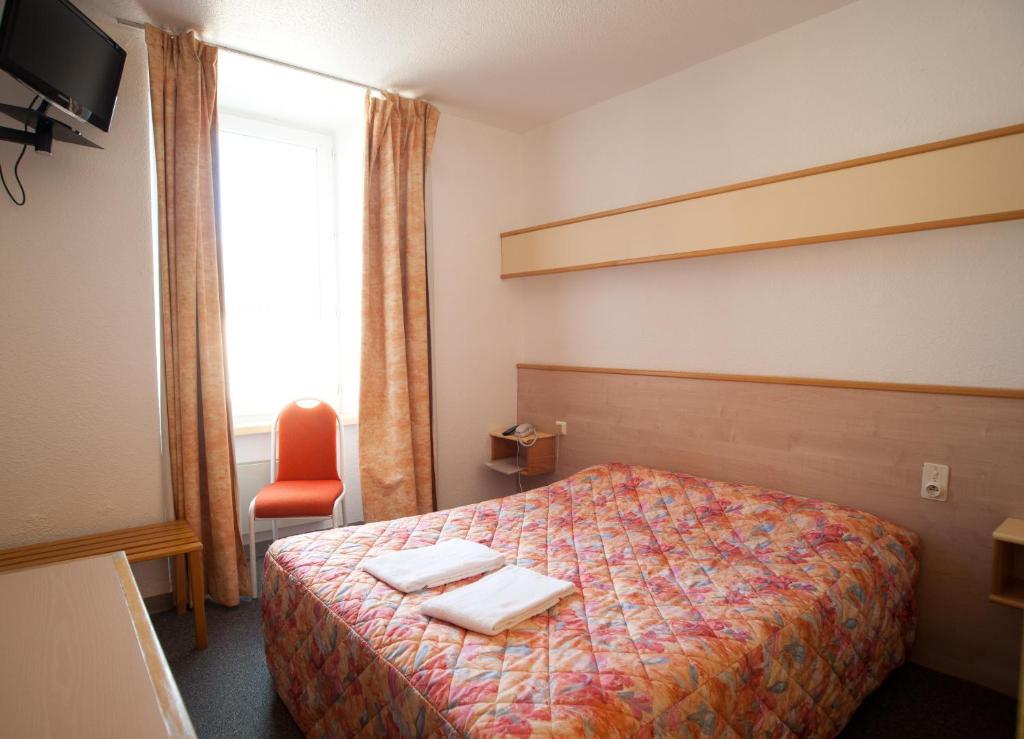 Citotel Hotel Le Commerce Severac-d'Aveyron Ruang foto